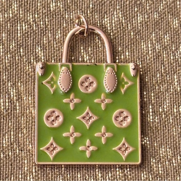 The Unbranded Brand Accessories - Luxury Green  Zipper Pull or Charm Stamped